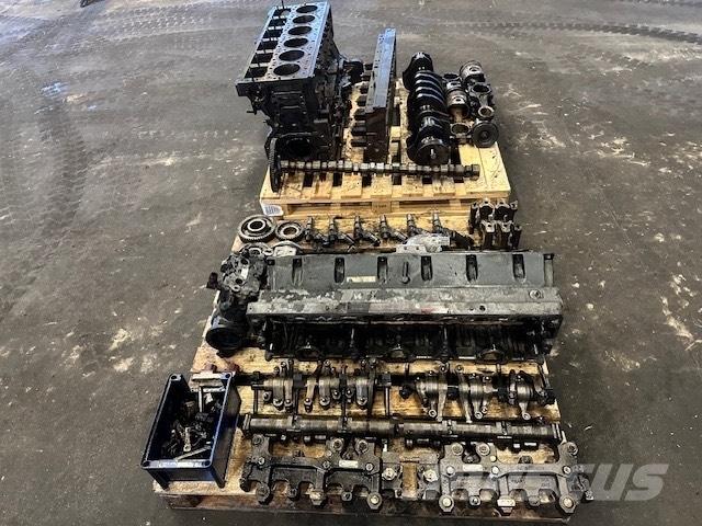 Cummins ISME420-30 Motorer
