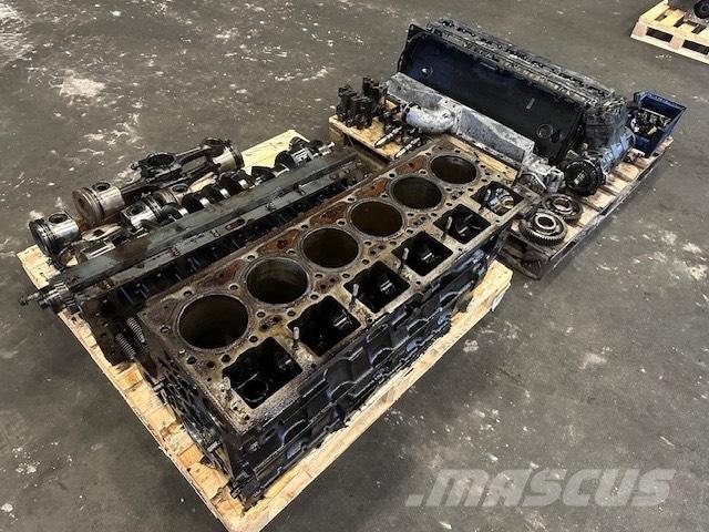Cummins ISME420-30 Motorer