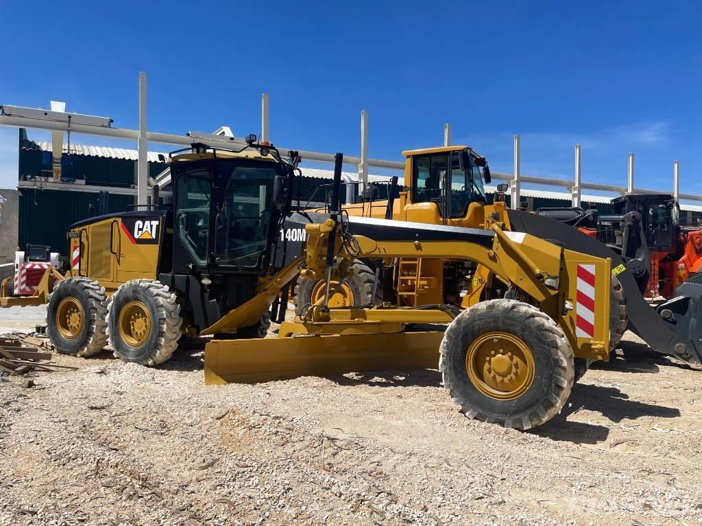 CAT 140 M Vejhøvle / Gradere