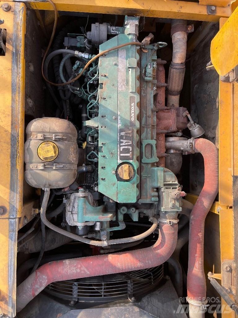 Volvo EC 210 C L Gravemaskiner på larvebånd