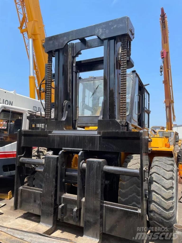 Komatsu 30 Ton Diesel gaffeltrucks
