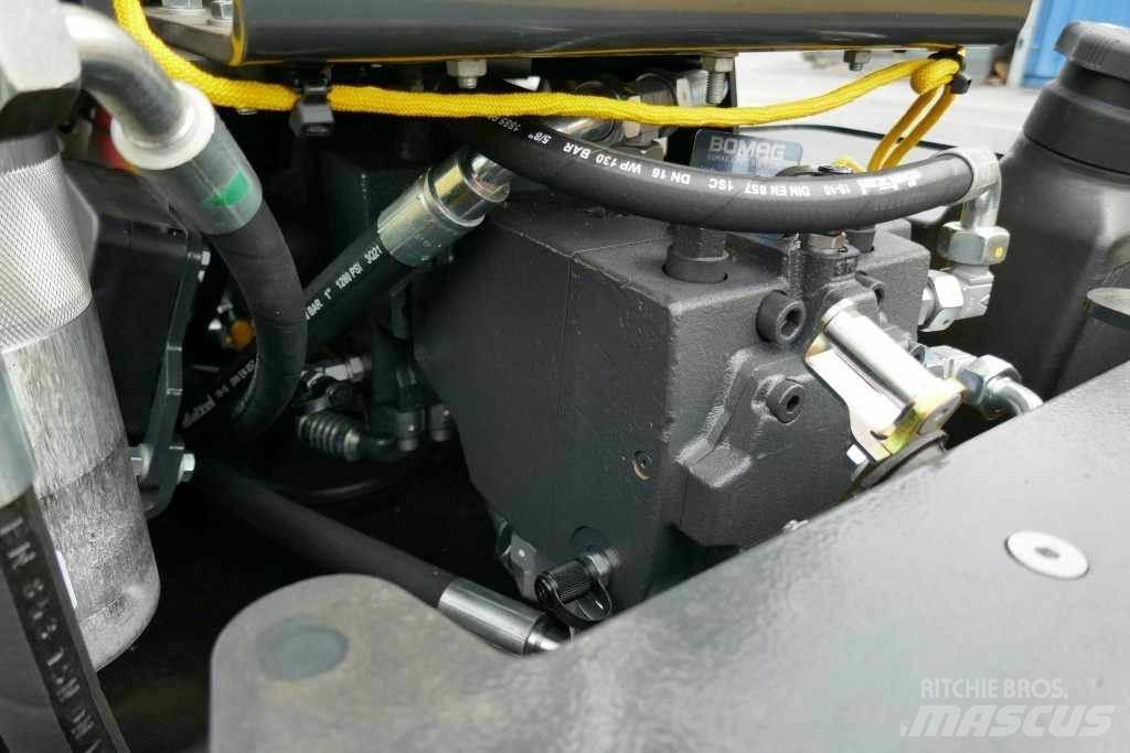 Bomag BW 213 DH-5 Jordvibrationstromler