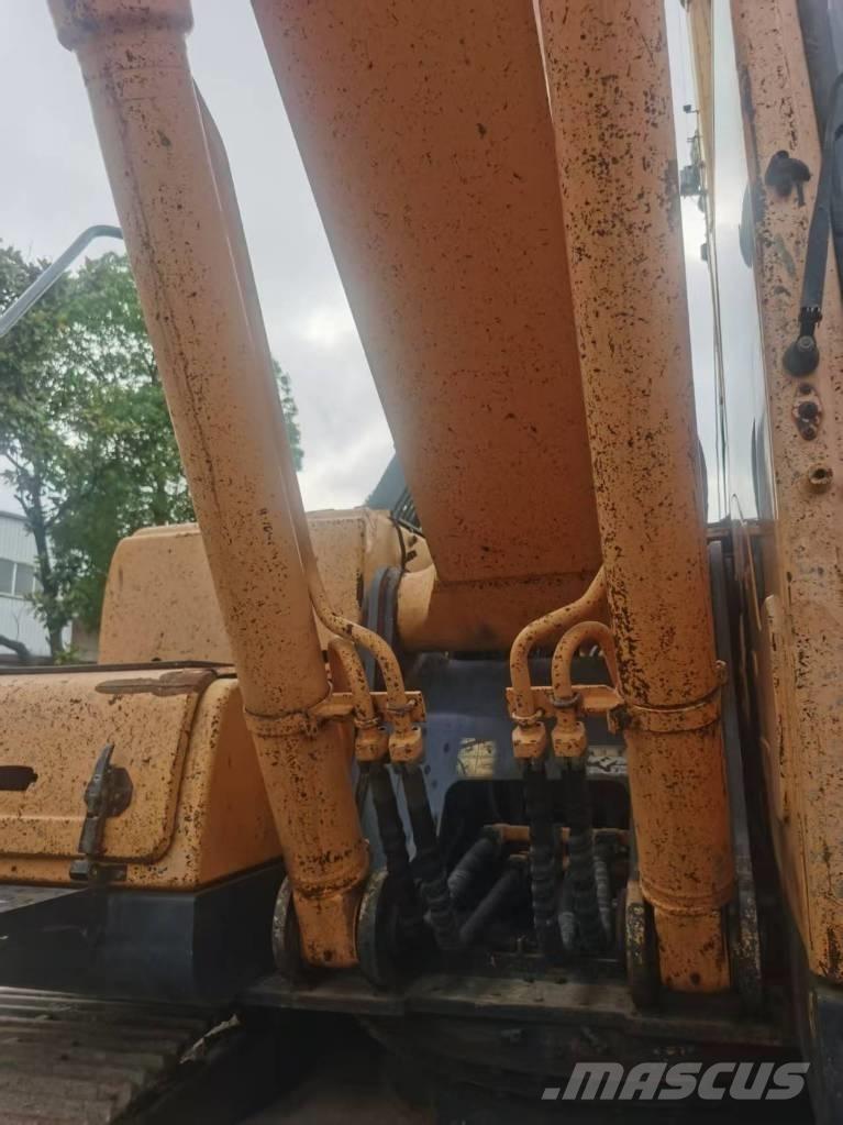 Hyundai R220LC-9S Gravemaskiner på larvebånd