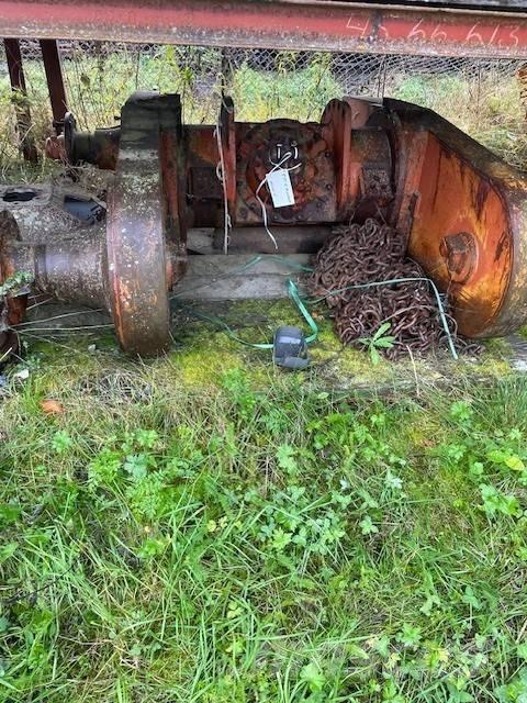 Valmet 875 Chassis og suspension