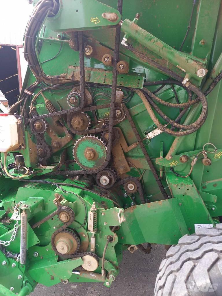 John Deere V451M Rundballe-pressere
