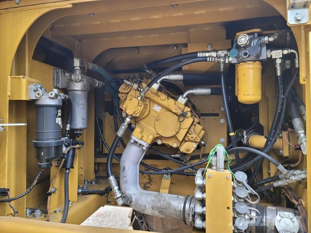CAT 330FL Gravemaskiner på larvebånd