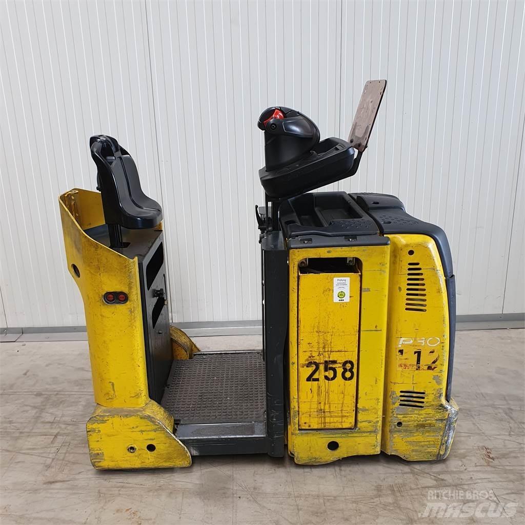 Linde P30C Bugsertruck