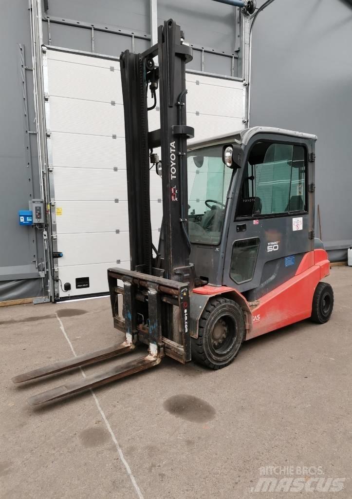 Toyota 8FBMT50 El gaffeltrucks