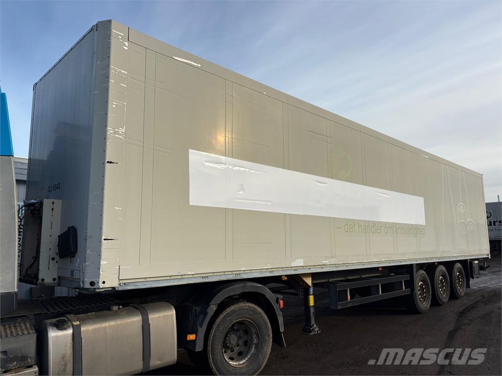 Schmitz 3aks Semi-trailer med fast kasse
