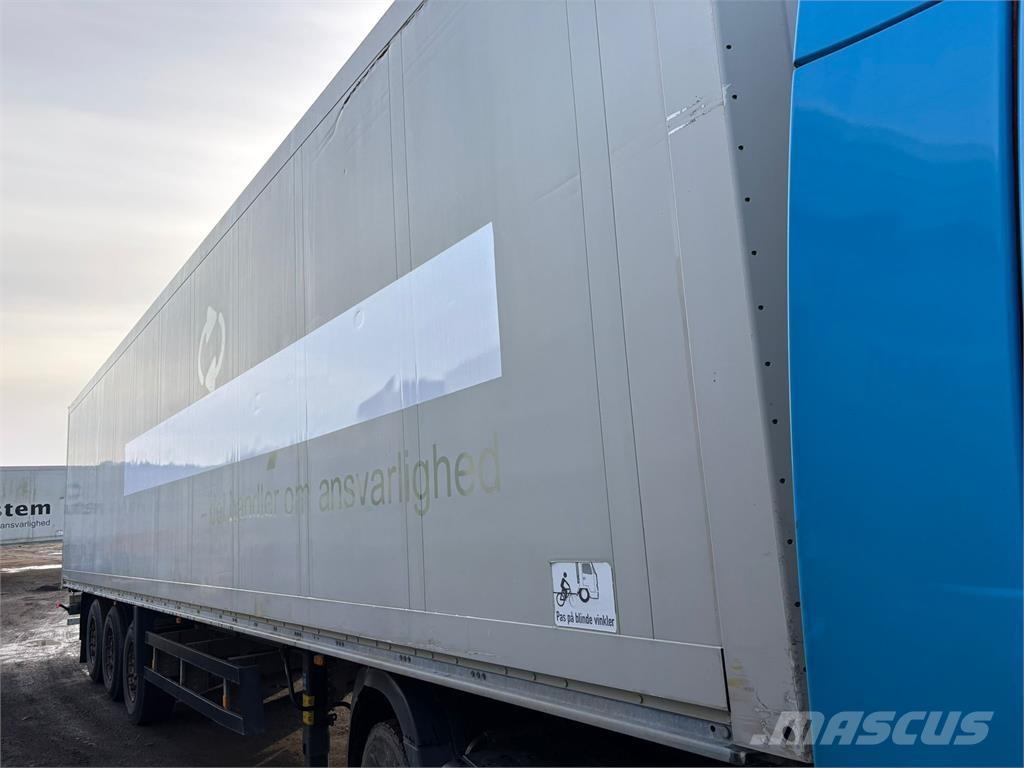 Schmitz 3aks Semi-trailer med fast kasse