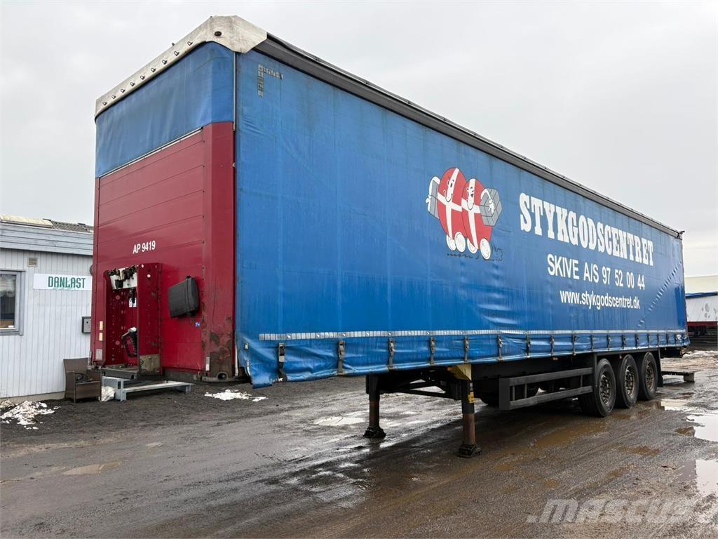 Schmitz 3aks Semi-trailer med Gardinsider