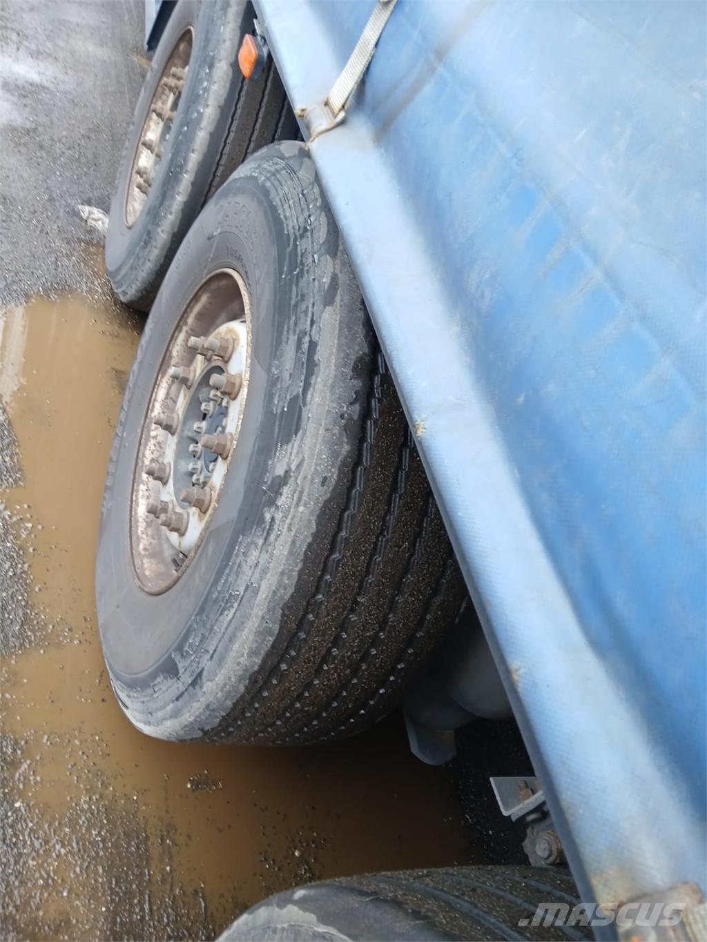 Schmitz 3aks Semi-trailer med Gardinsider