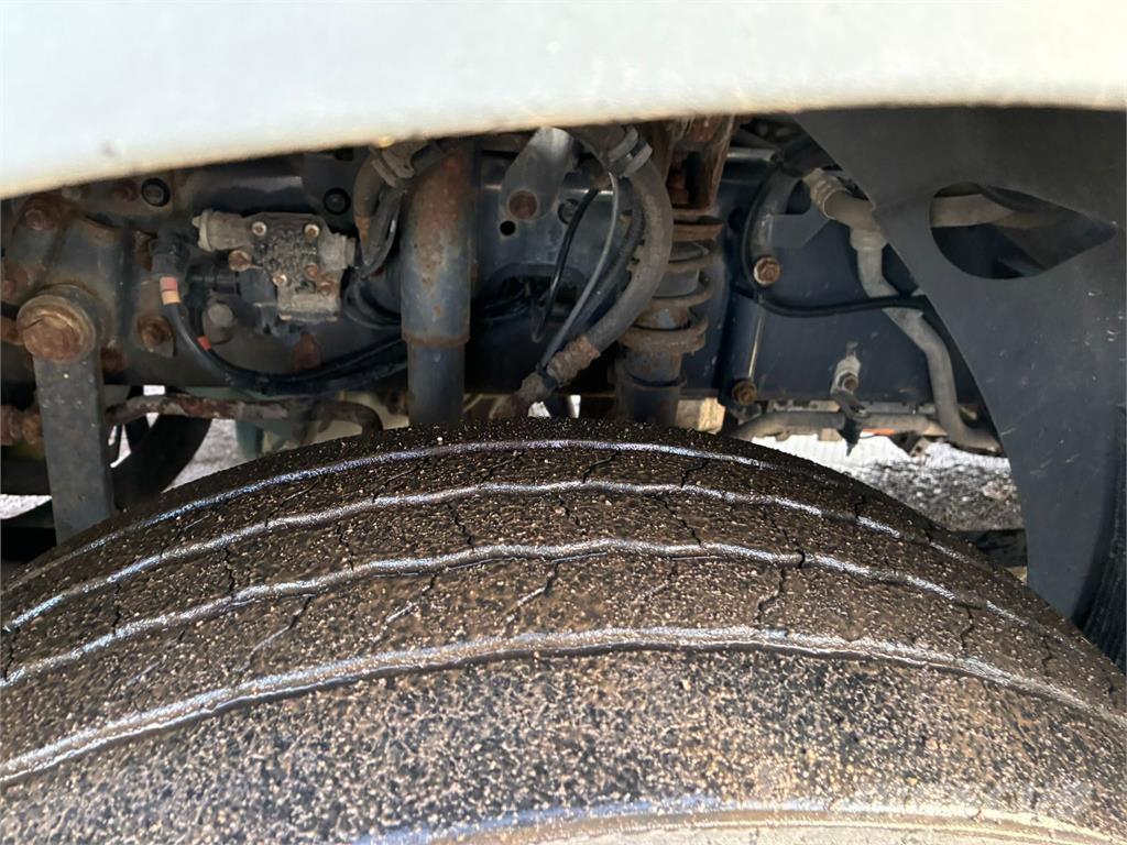 Volvo FL240 Lastbil - Gardin