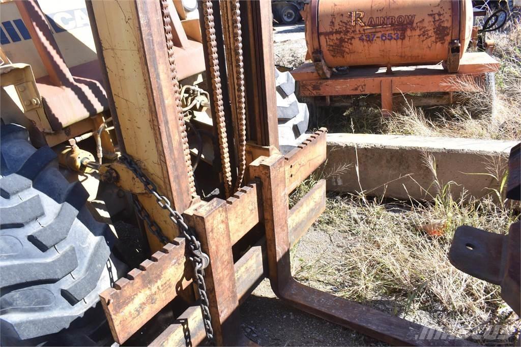 CASE 586E Terrængående gaffeltruck