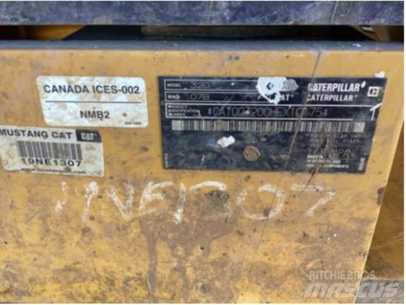 CAT 320 Gravemaskiner på larvebånd