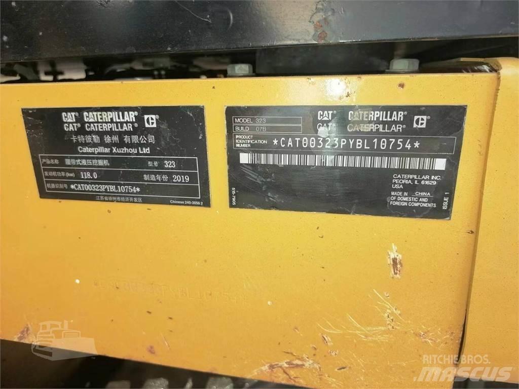 CAT 323 Gravemaskiner på larvebånd