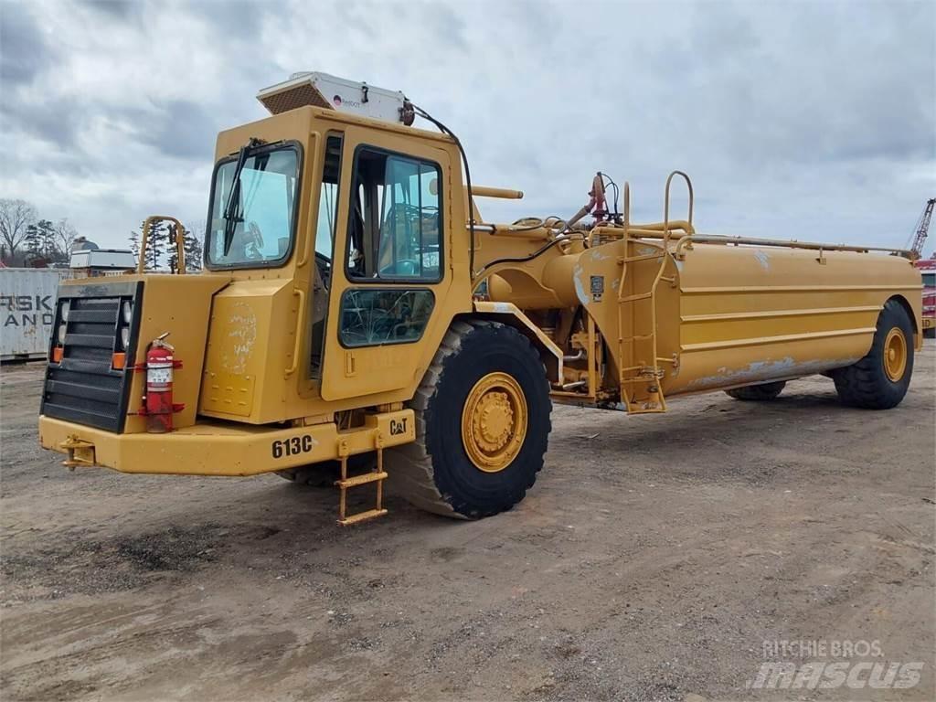 CAT 613C Tankanhængere