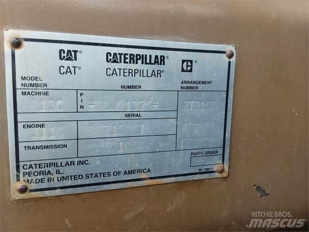 CAT 613C Tankanhængere