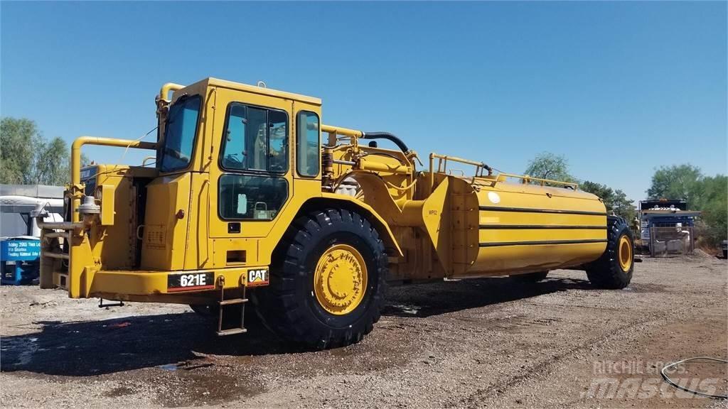 CAT 621E Tankanhængere