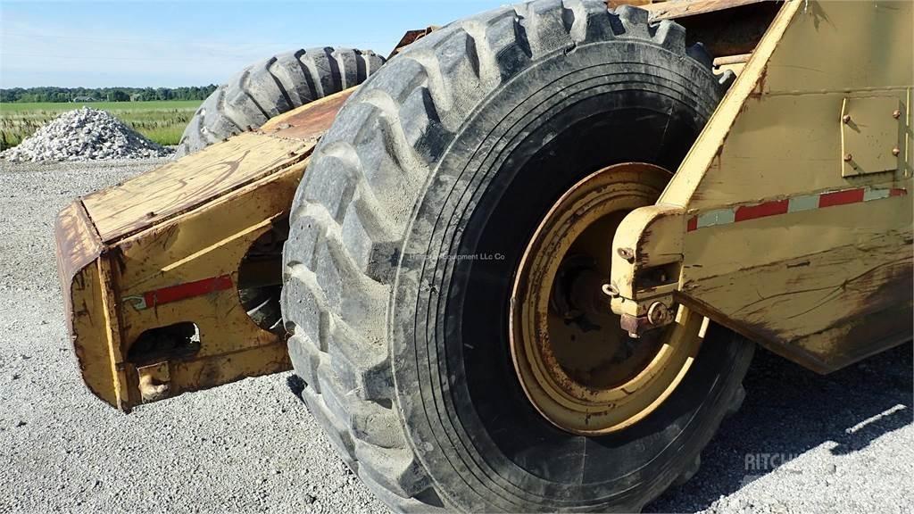 CAT 623B Skrabere