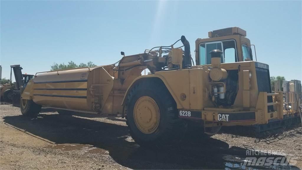 CAT 623B Tankanhængere