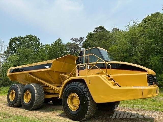 CAT 740 Terrængående lastbiler