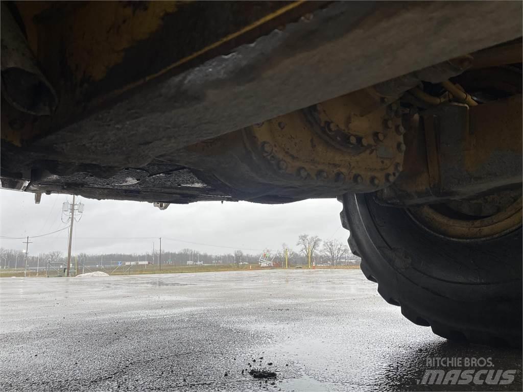 CAT 745C Terrængående lastbiler