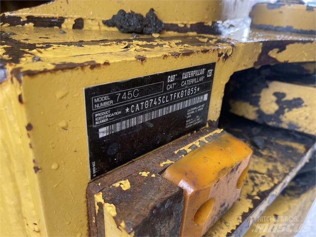CAT 745C Terrængående lastbiler