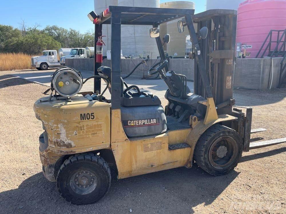 CAT GP30K Gaffeltrucks - andre