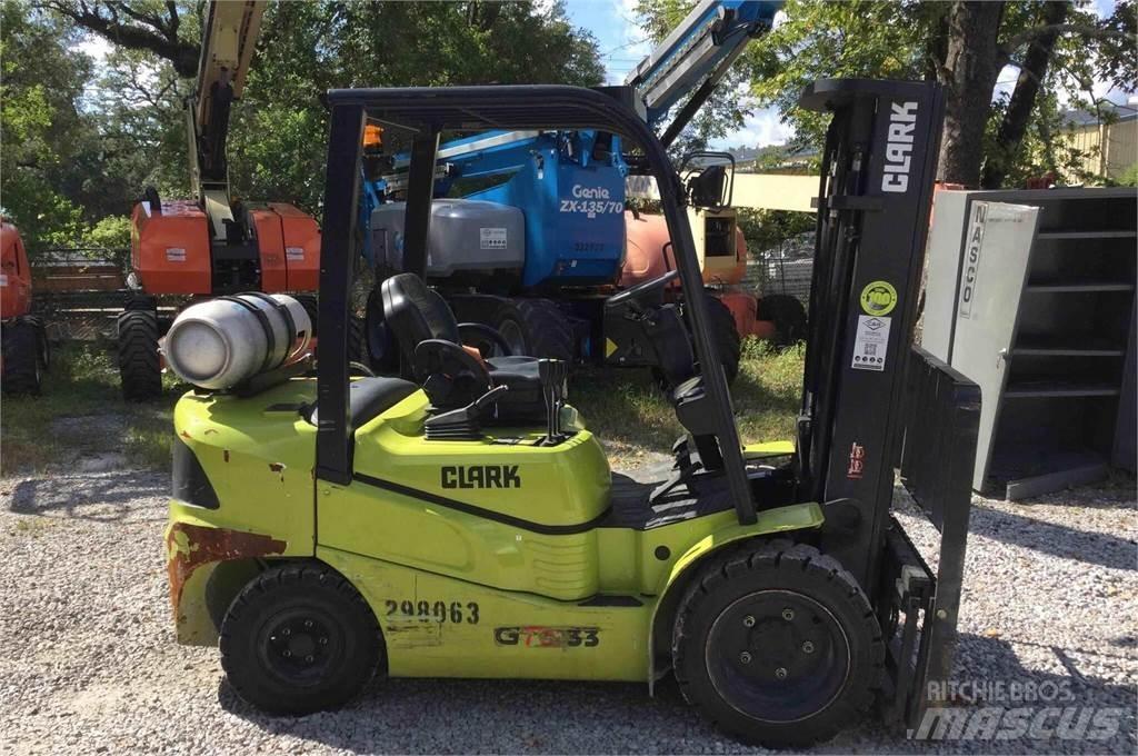 Clark GTS33L Gaffeltrucks - andre