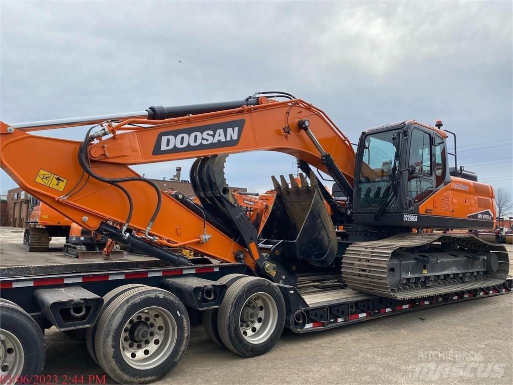 Develon DX255 LC-7 Gravemaskiner på larvebånd