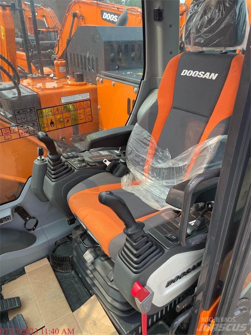 Doosan DX140 LC-5 Gravemaskiner på larvebånd