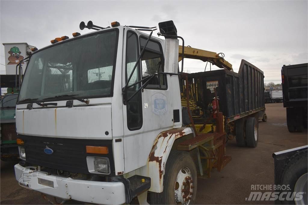 Ford CF8000 Lastbil med kran