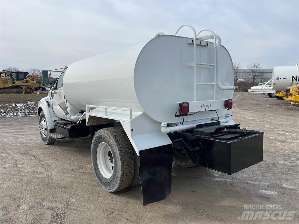 Ford F650 Tankvogne - vand