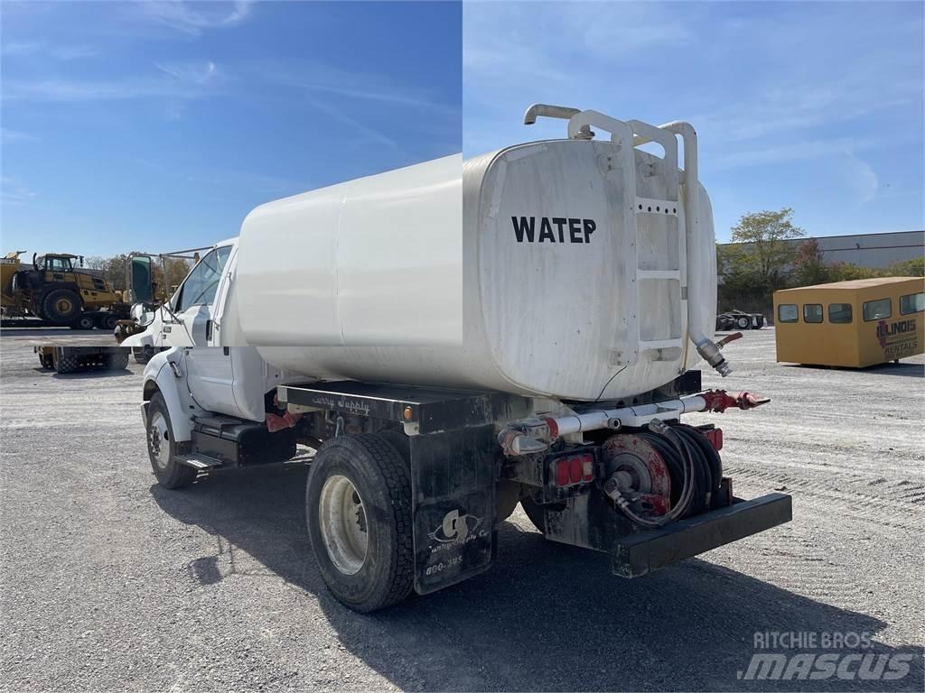 Ford F650 XL SD Tankvogne - vand