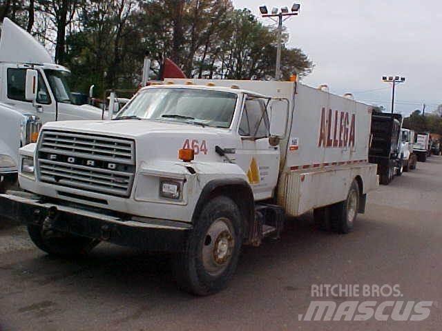 Ford F700 Tankbiler