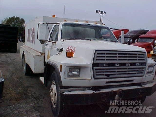 Ford F700 Tankbiler