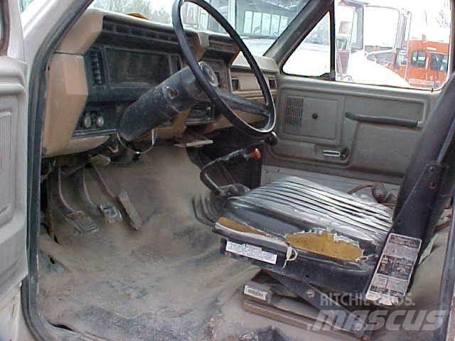 Ford F700 Tankbiler