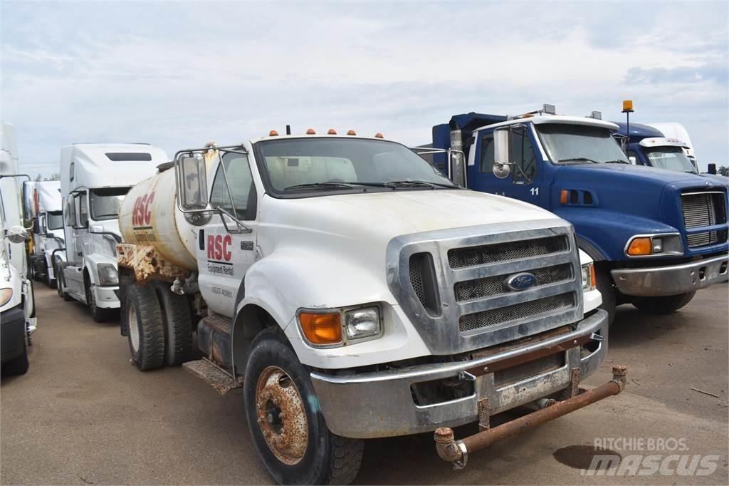 Ford F750 Tankbiler