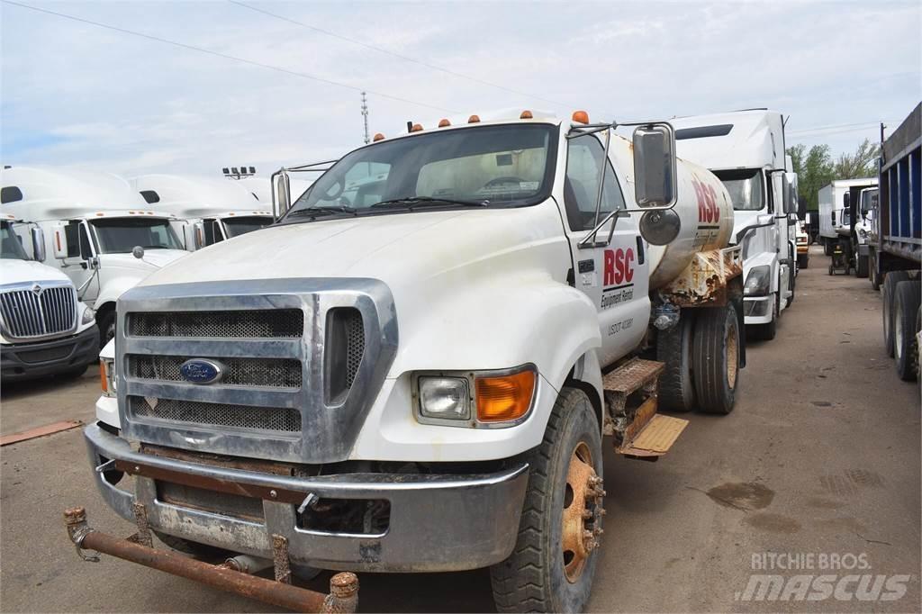 Ford F750 Tankbiler