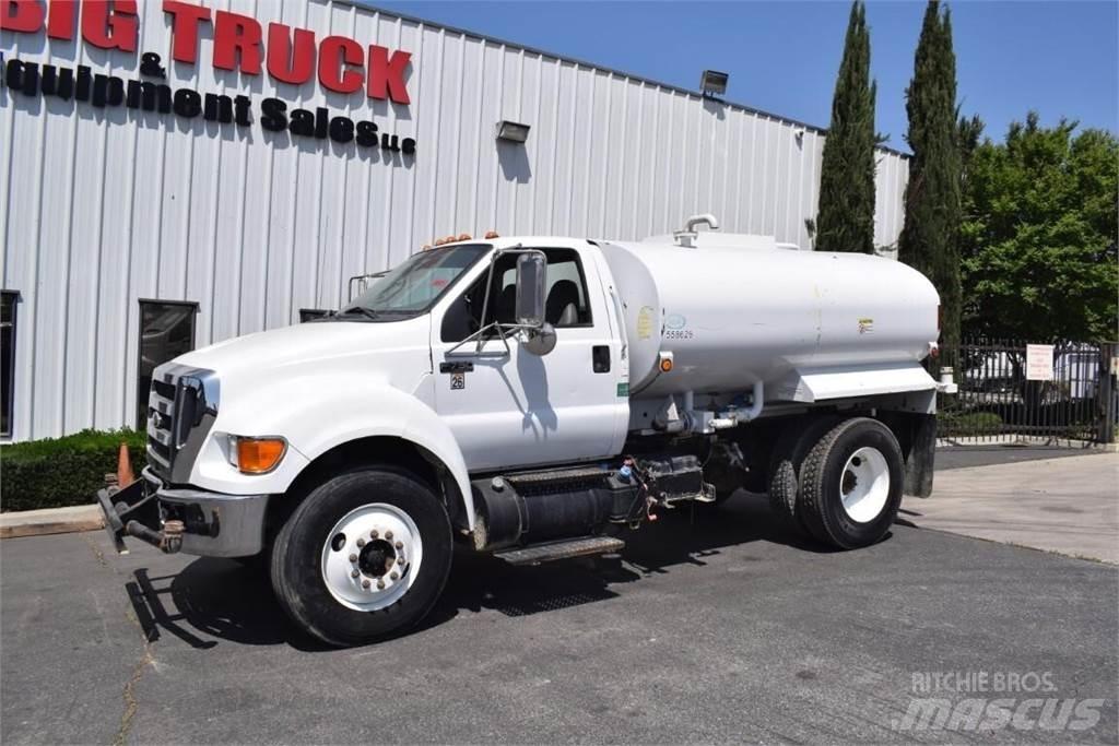 Ford F750 Tankbiler