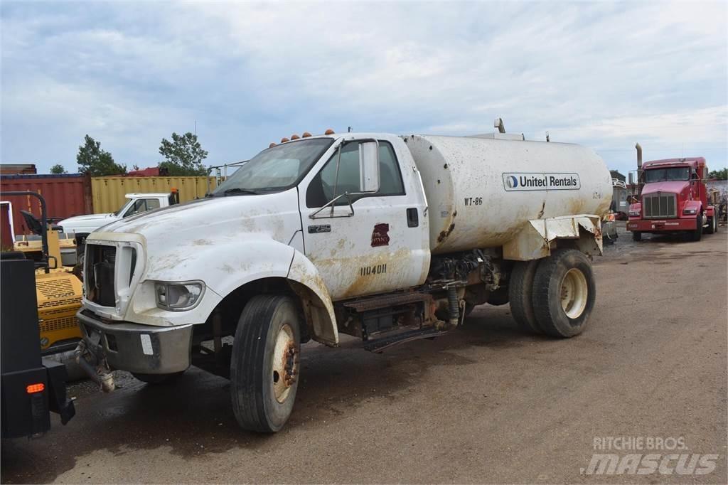 Ford F750 Tankbiler