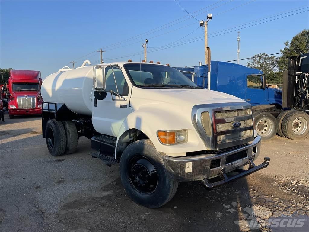 Ford F750 Tankbiler