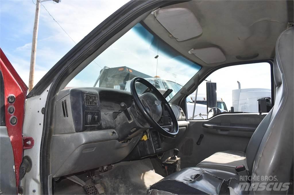 Ford F750 Lastbiler med tip