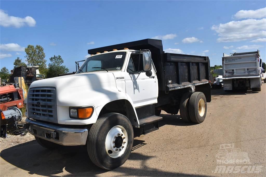 Ford F800 Lastbiler med tip