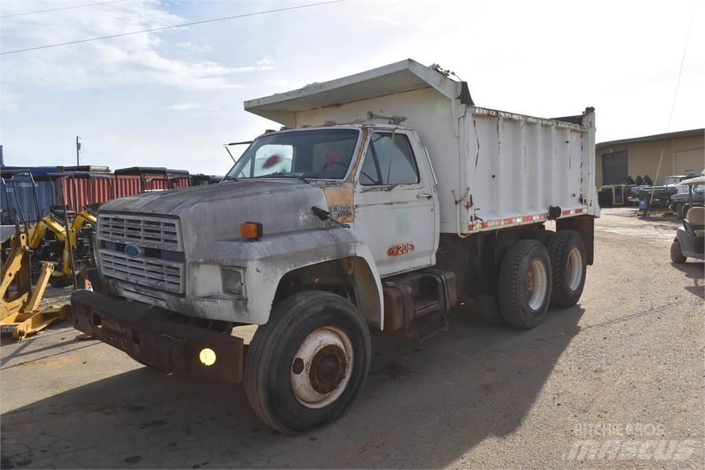 Ford F900 Lastbiler med tip