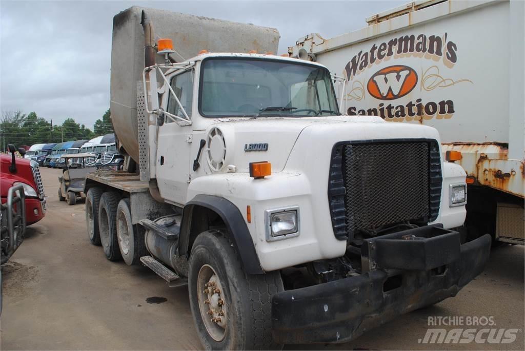 Ford L8000 Betonbiler