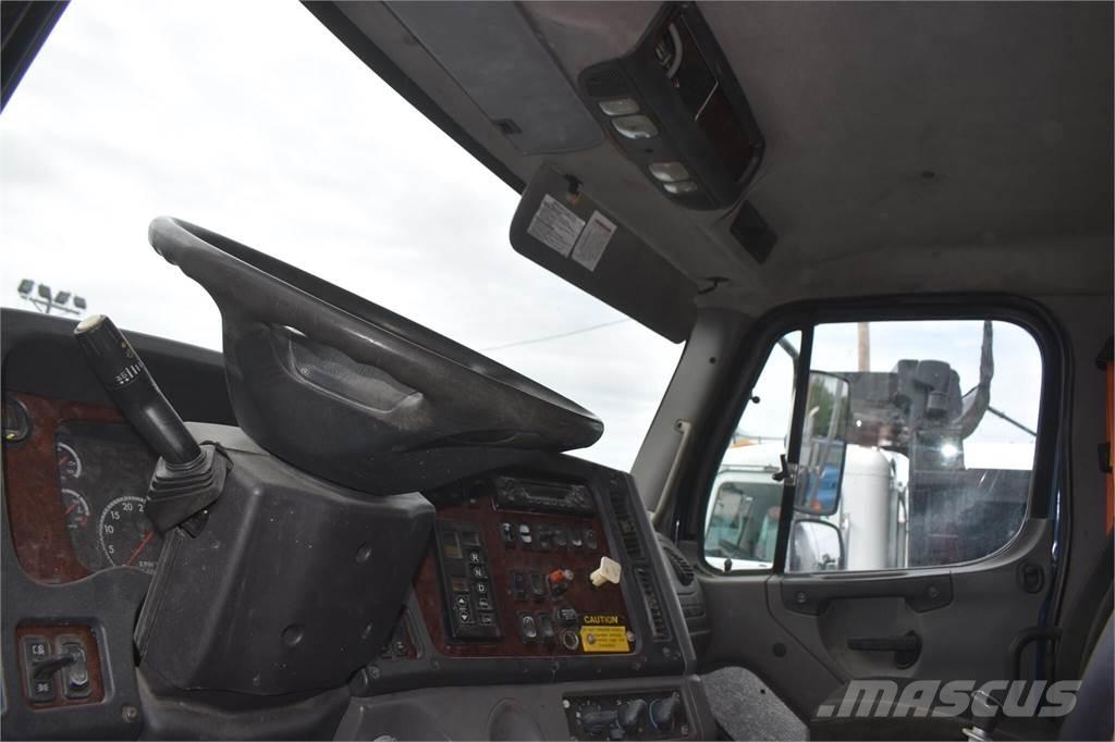 Freightliner 114SD Lastbiler med tip