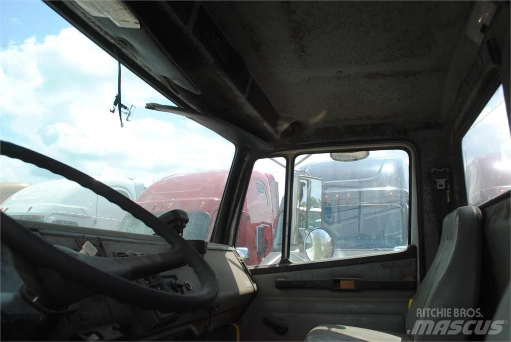 Freightliner FL70 Lastbil med kran