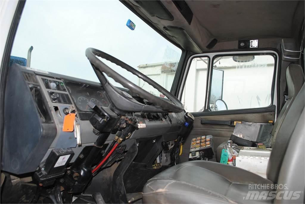 Freightliner FL80 Lastbil med kran